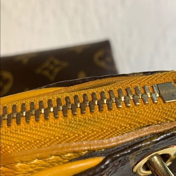 Authentic Louis Vuitton Pallas MM - Picture 5 of 8